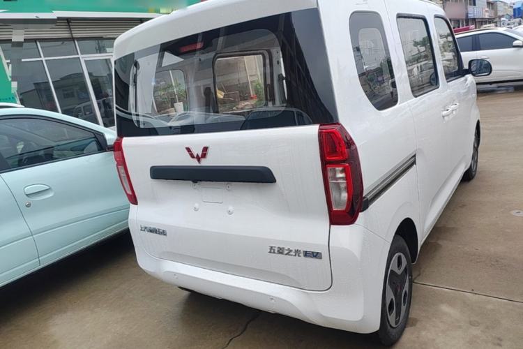 Used Wuling Zhiguang New Energy 2025 Model 305km Ambitious Edition Rear Right 45 Deg
