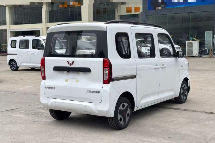 Used Wuling Zhiguang New Energy 2025 Model 305km Ambitious Edition Rear Right 45 Deg