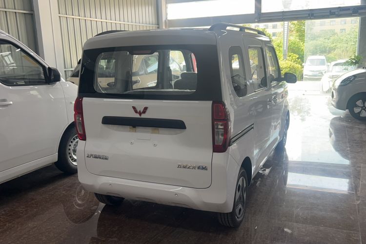 Used Wuling Zhiguang New Energy 2025 Model 305km Ambitious Edition Rear Right 45 Deg