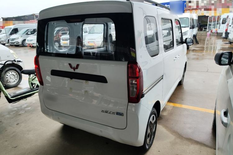 Used Wuling Zhiguang New Energy 2025 Model 305km Ambitious Edition Rear Right 45 Deg