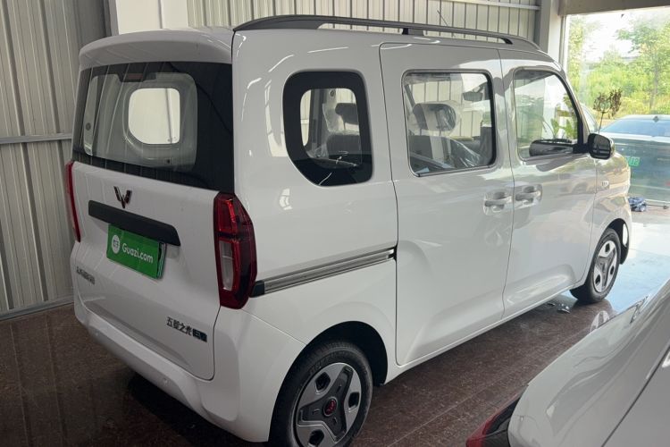 Used Wuling Zhiguang New Energy 2025 Model 305km Ambitious Edition Rear Right 45 Deg