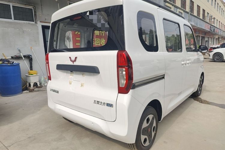 Used Wuling Zhiguang New Energy 2025 Model 305km Ambitious Edition Rear Right 45 Deg