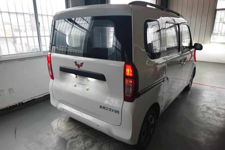 Used Wuling Zhiguang New Energy 2025 Model 305km Ambitious Edition Rear Right 45 Deg