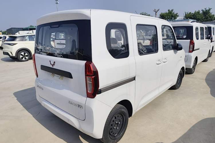 Used Wuling Zhiguang New Energy 2025 Standard Model Rear Right 45 Deg