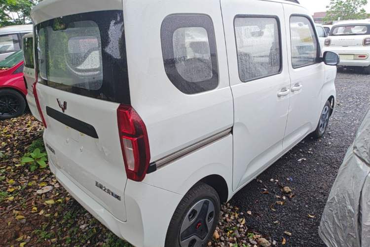 Used Wuling Zhiguang New Energy 2025 Model 305km Ambitious Edition Rear Right 45 Deg