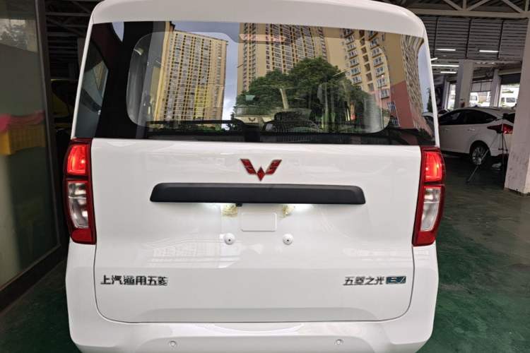 Used Wuling Zhiguang New Energy 2025 Model 305km Ambitious Edition Rear