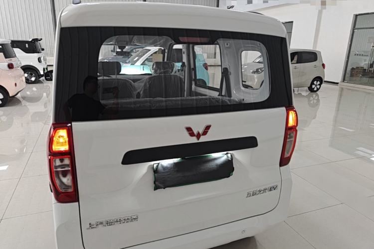 Used Wuling Zhiguang New Energy 2025 Model 305km Ambitious Edition Rear