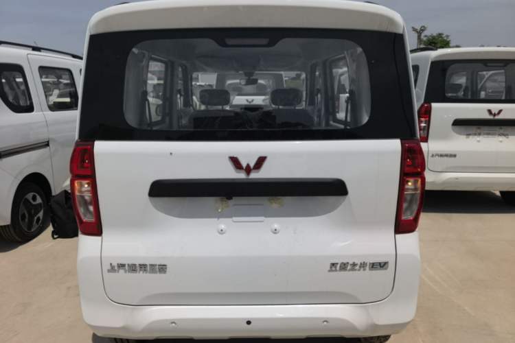 Used Wuling Zhiguang New Energy 2025 Model 305km Ambitious Edition Rear