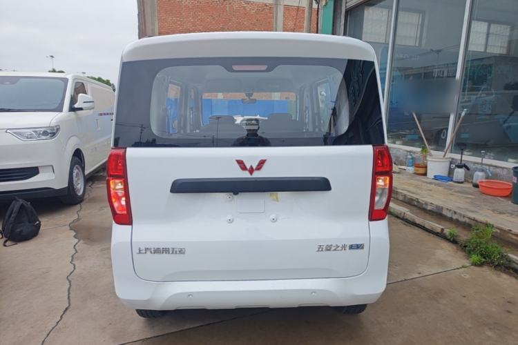 Used Wuling Zhiguang New Energy 2025 Model 305km Ambitious Edition Rear