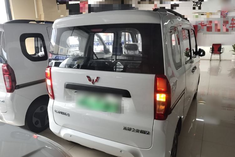Used Wuling Zhiguang New Energy 2025 Model 305km Ambitious Edition Rear