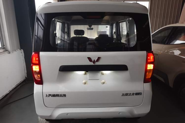 Used Wuling Zhiguang New Energy 2025 Model 305km Ambitious Edition Rear