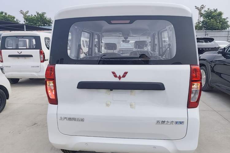 Used Wuling Zhiguang New Energy 2025 Model 305km Ambitious Edition Rear