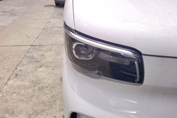 Used Wuling Zhiguang New Energy 2025 Comfort Model Right Front Headlight
