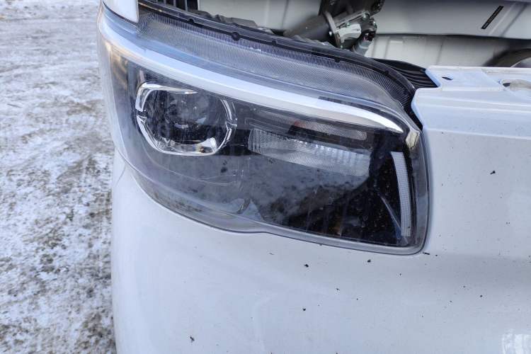 Used Wuling Zhiguang New Energy 2025 Model 305km Ambitious Edition Right Front Headlight