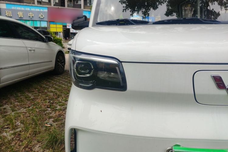 Used Wuling Zhiguang New Energy 2025 Standard Model Right Front Headlight