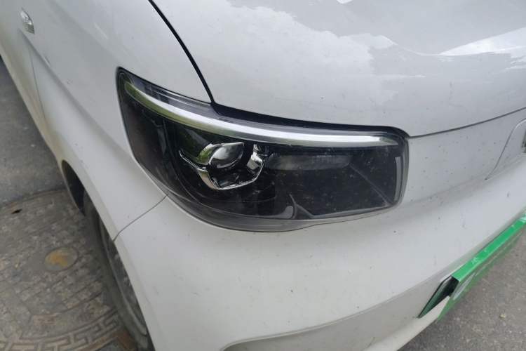 Used Wuling Zhiguang New Energy 2025 Standard Model Right Front Headlight