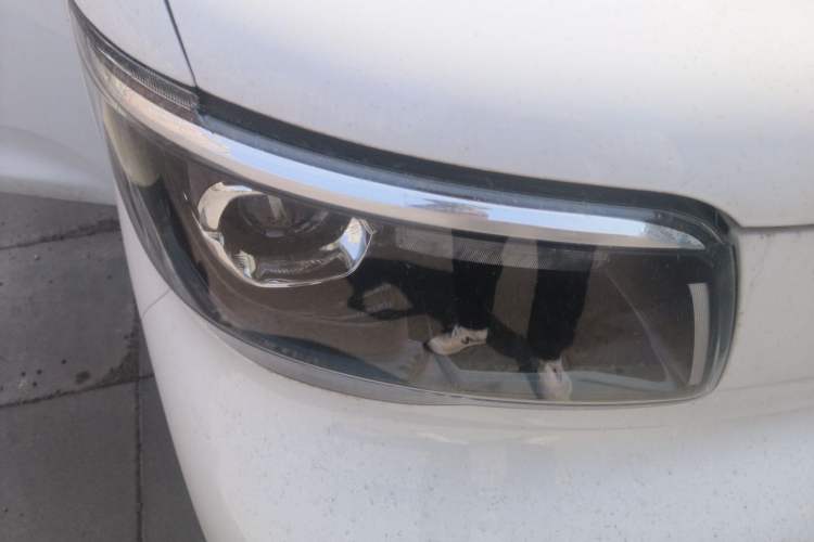 Used Wuling Zhiguang New Energy 2025 Comfort Model Right Front Headlight