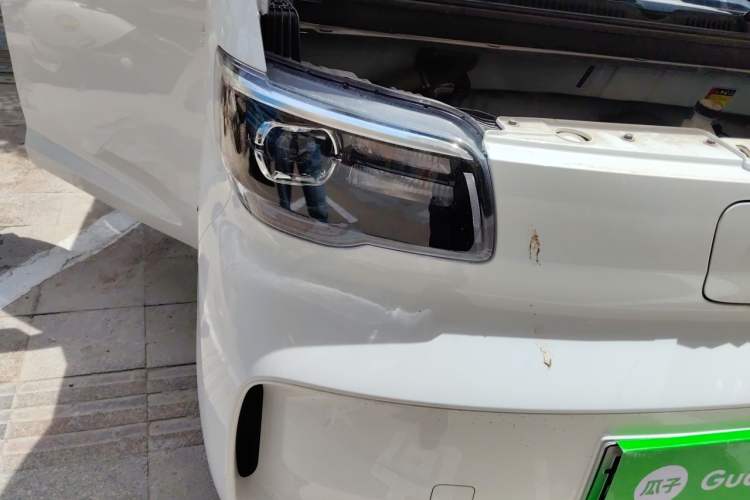 Used Wuling Zhiguang New Energy 2025 Model 305km Ambitious Edition Right Front Headlight