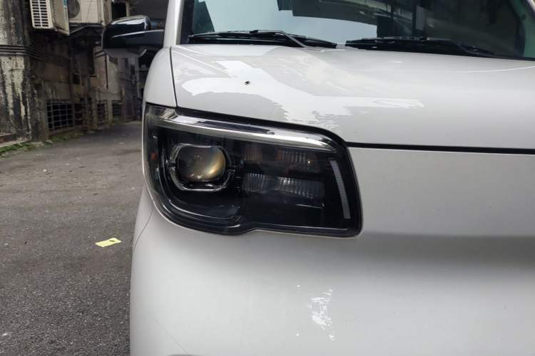Used Wuling Zhiguang New Energy 2025 Comfort Model Right Front Headlight