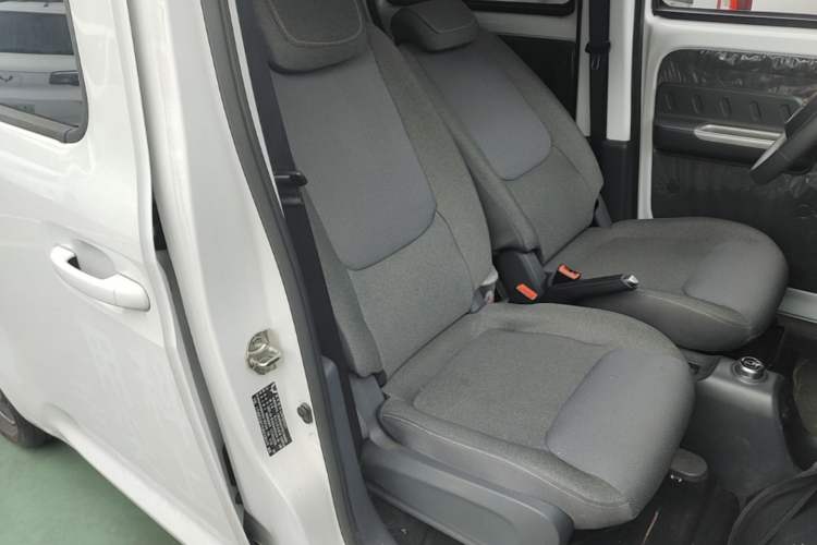 Used Wuling Zhiguang New Energy 2025 Standard Model Right Front Seat