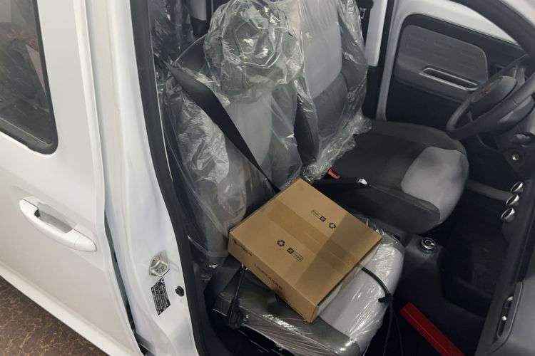 Used Wuling Zhiguang New Energy 2025 Model 305km Ambitious Edition Right Front Seat