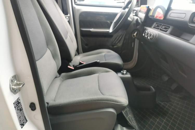 Used Wuling Zhiguang New Energy 2025 Standard Model Right Front Seat