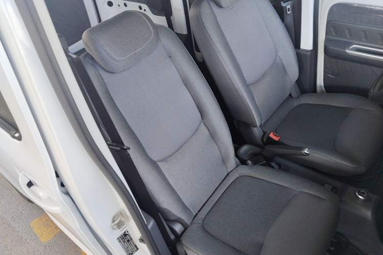 Used Wuling Zhiguang New Energy 2025 Comfort Model Right Front Seat