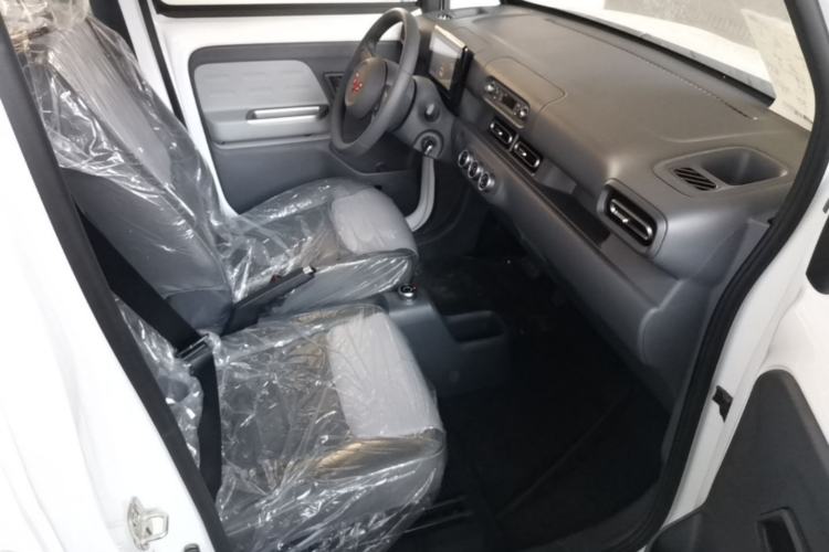 Used Wuling Zhiguang New Energy 2025 Model 305km Ambitious Edition Right Front Seat