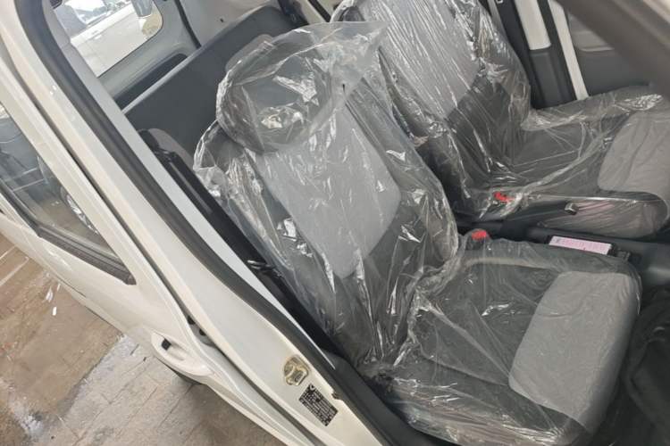 Used Wuling Zhiguang New Energy 2025 Model 305km Ambitious Edition Right Front Seat