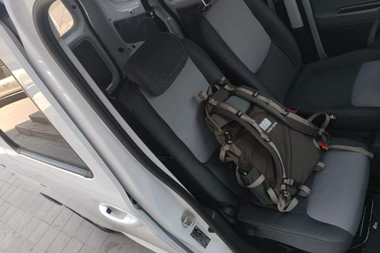 Used Wuling Zhiguang New Energy 2025 Model 305km Ambitious Edition Right Front Seat