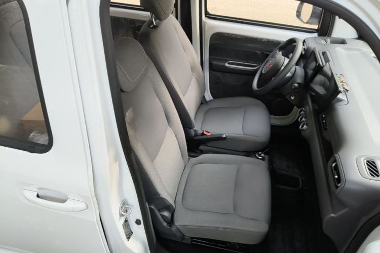 Used Wuling Zhiguang New Energy 2025 Comfort Model Right Front Seat