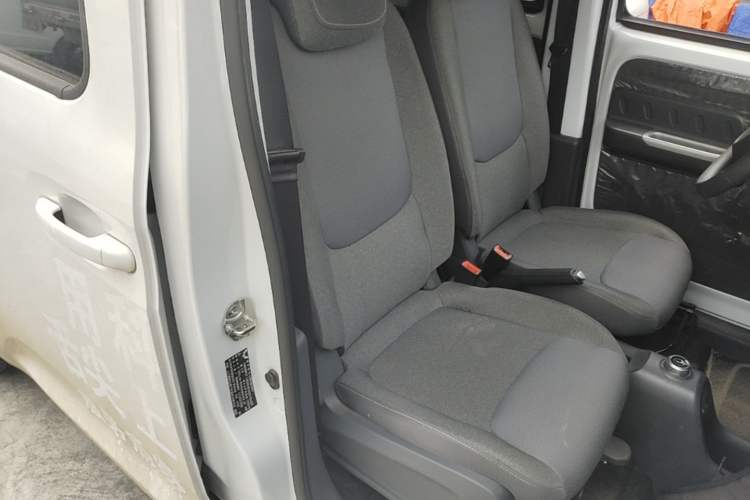 Used Wuling Zhiguang New Energy 2025 Standard Model Right Front Seat