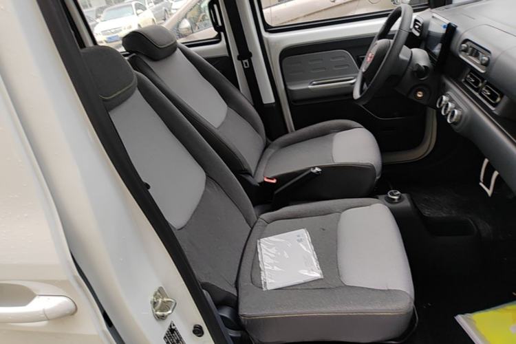 Used Wuling Zhiguang New Energy 2025 Model 305km Ambitious Edition Right Front Seat