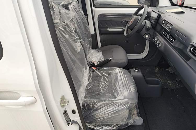 Used Wuling Zhiguang New Energy 2025 Standard Model Right Front Seat