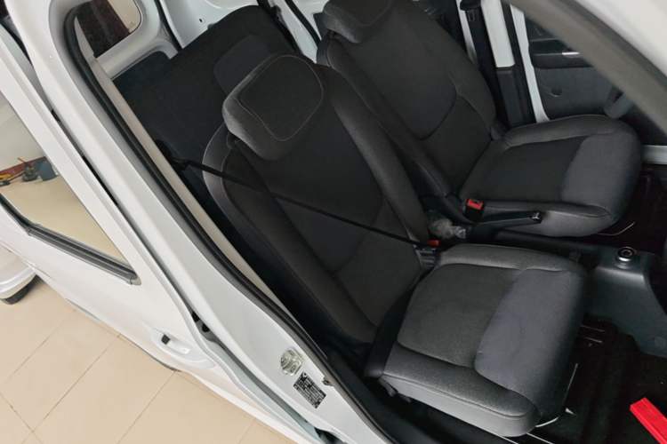 Used Wuling Zhiguang New Energy 2025 Comfort Model Right Front Seat