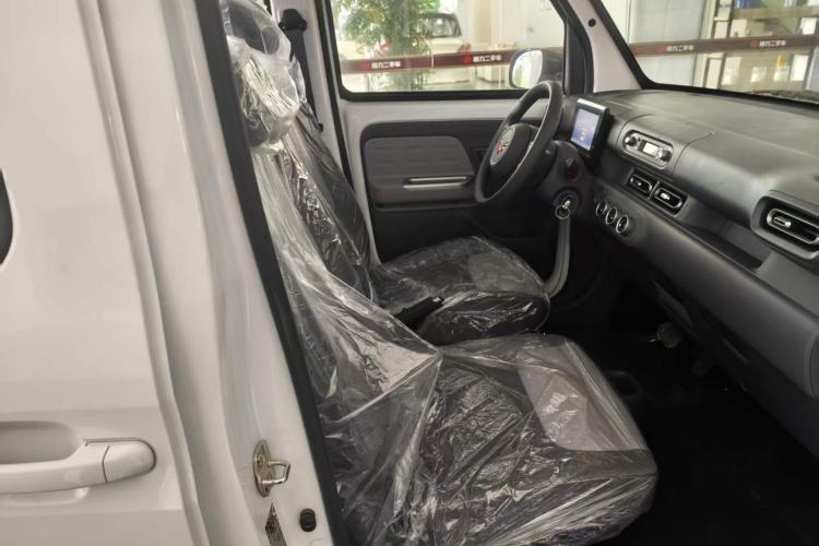Used Wuling Zhiguang New Energy 2025 Model 305km Ambitious Edition Right Front Seat