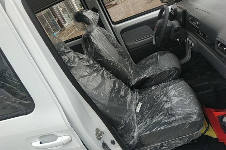 Used Wuling Zhiguang New Energy 2025 Model 305km Ambitious Edition Right Front Seat