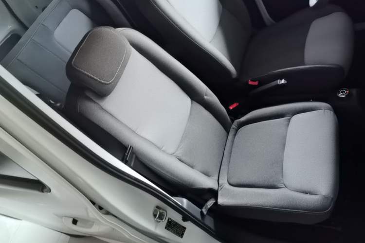 Used Wuling Zhiguang New Energy 2025 Model 305km Ambitious Edition Right Front Seat