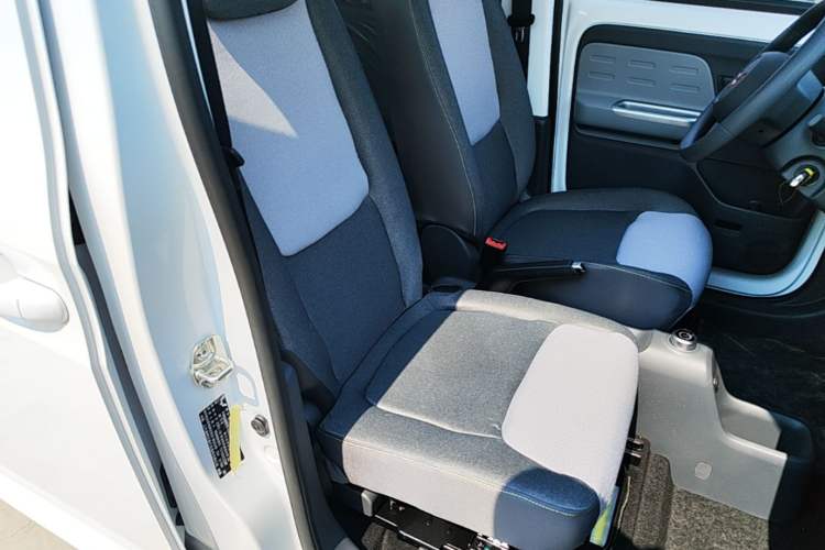 Used Wuling Zhiguang New Energy 2025 Model 305km Ambitious Edition Right Front Seat