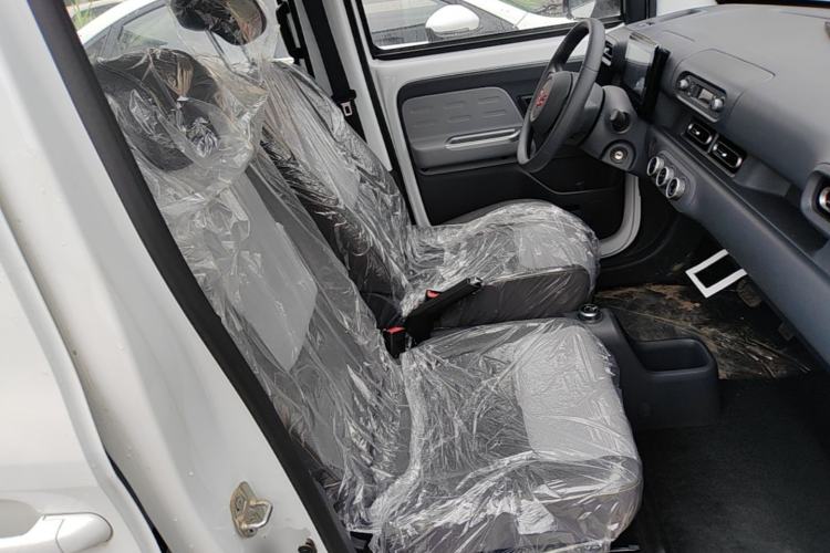 Used Wuling Zhiguang New Energy 2025 Model 305km Ambitious Edition Right Front Seat