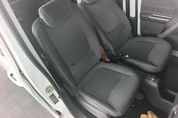 Used Wuling Zhiguang New Energy 2025 Standard Model Right Front Seat