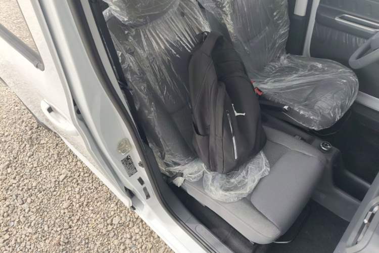 Used Wuling Zhiguang New Energy 2025 Comfort Model Right Front Seat