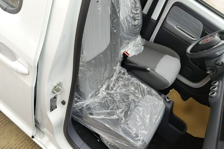 Used Wuling Zhiguang New Energy 2025 Model 305km Ambitious Edition Right Front Seat