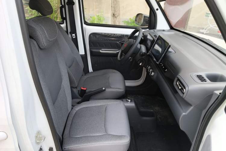 Used Wuling Zhiguang New Energy 2025 Comfort Model Right Front Seat