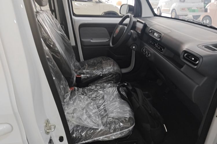 Used Wuling Zhiguang New Energy 2025 Model 305km Ambitious Edition Right Front Seat