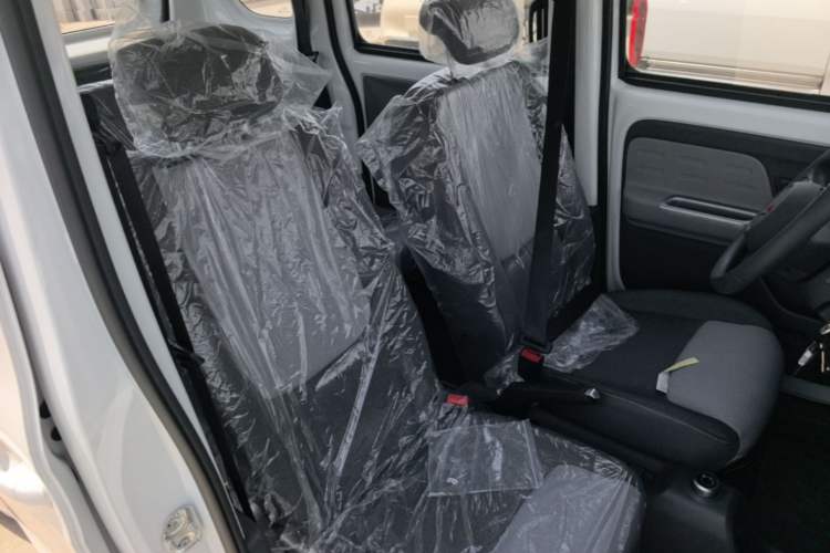 Used Wuling Zhiguang New Energy 2025 Model 305km Ambitious Edition Right Front Seat