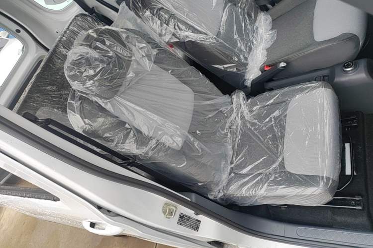 Used Wuling Zhiguang New Energy 2025 Model 305km Ambitious Edition Right Front Seat