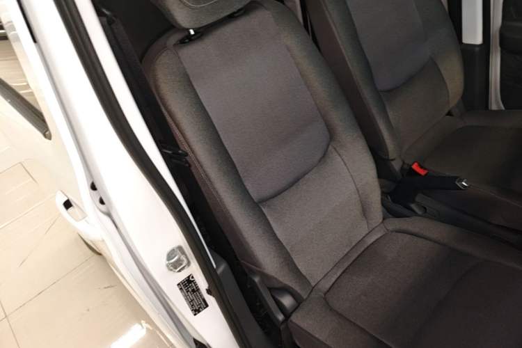 Used Wuling Zhiguang New Energy 2025 Comfort Model Right Front Seat