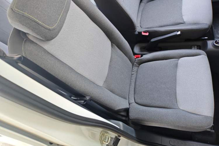 Used Wuling Zhiguang New Energy 2025 Model 305km Ambitious Edition Right Front Seat