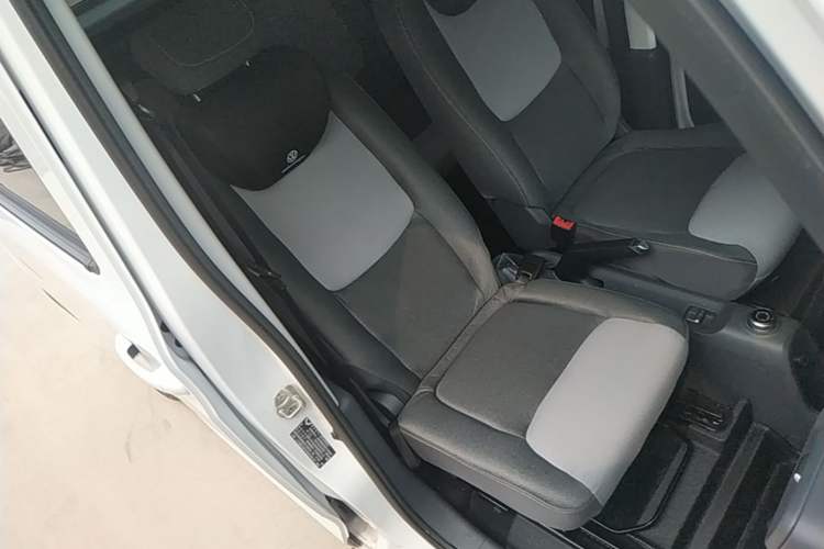 Used Wuling Zhiguang New Energy 2025 Model 305km Ambitious Edition Right Front Seat